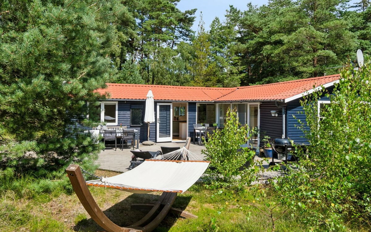 Sylvie - 400M from the Sea