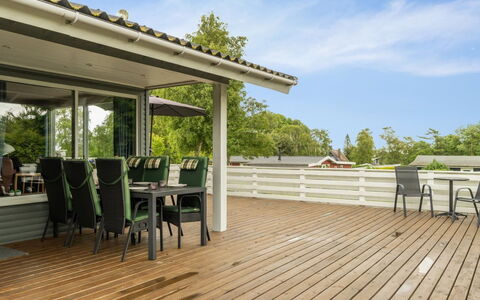 Blomma - 300M from the Sea: Tetto, Casa, Casa, Villetta, Raccordo, Estate, Driveway, Edifici Giardino, Cortile, Capannone