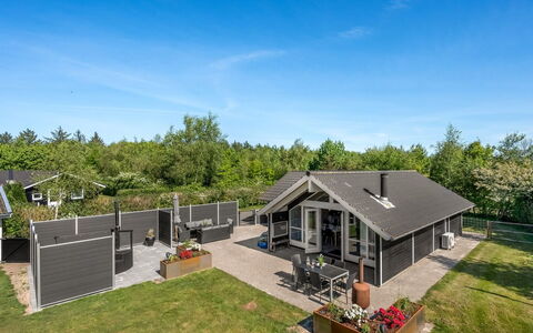 Kuisma - 1.1Km to the Fjord: Tetto, Casa, Casa, Zona Residenziale, Villetta, Estate, Raccordo, Sobborgo, Landscaping, Edifici Giardino