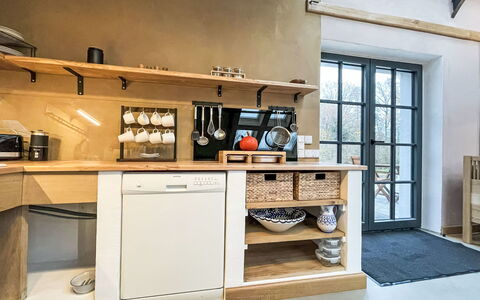 Glamping in der Orangerie: Mobilia, Cucina, Elettrodomestico Da Cucina, Interior Design, Pavimentazione, Legna, Controsoffitto, Pavimento, Cabinetry, Elettrodomestico