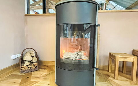 Glamping in der Orangerie: Camino, Stufa A Legna, Pavimento In Legno