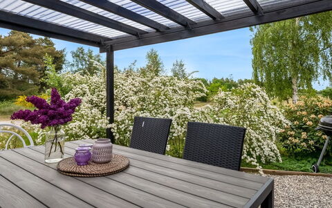 Blomma - 1Km from the Sea: Mobili Da Esterno, Mobilia, Tavolo Esterno, Giardino, Terrazza, Shade, Struttura Esterna, Pergola, Deck, Sedia