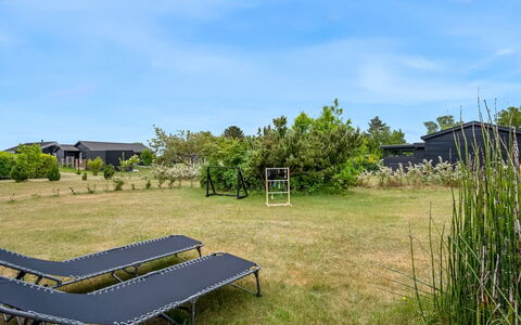 Blomma - 1Km from the Sea: Lotto, Prato, Giardino, Shade, Landscaping, Cortile, Backyard, Passerella, Mobili Da Esterno