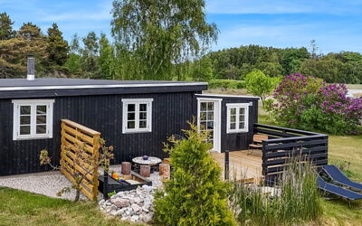 Blomma - 1Km from the Sea