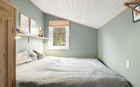 Aarno - 120M from the Sea: Interior Design, Parete, Camera Da Letto, Soffitto, Pavimentazione, Legna, Pavimento, Letto, Mobilia, Camera