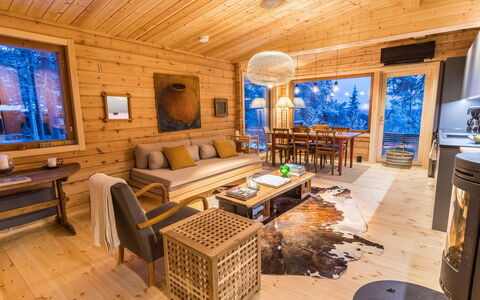 Kelokaltiokylän Maja 22: Legna, Soffitto, Interior Design, Casa, Mobilia, Casa, Villetta, Soggiorno, Log Cabin, Latifoglie