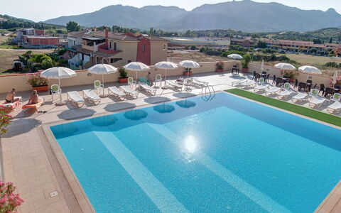 Le Fontane Apartments In Villasimius: Piscina, Ricorrere, Mobili Da Esterno, Terme, Lettino, Tempo Libero, Hotel, Ombrello, Resort Citta ', Località Balneare