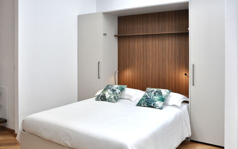 Suite Trastevere: Mobilia, Legna, Camera Da Letto, Interior Design, Pavimentazione, Pavimento, Letto, Bedding, Lenzuolo, Camera