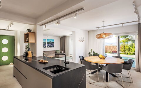 Brax8: Mobilia, Interior Design, Cucina, Controsoffitto, Pavimentazione, Lampada, Pavimento, Soffitto, Legna, Cucina & Sala Da Pranzo Tavolo