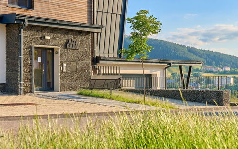 Loucna Pod Klínovcem 176: Raccordo, Balcone
