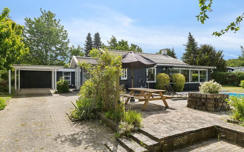 Elemine - 300M to the Fjord: Estate, Shade, Driveway, Agriturismo