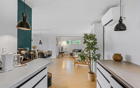 Runhild - 450M from the Sea: Interior Design, Mobilia, Pavimentazione, Parete, Lampada, Soffitto, Legna, Cucina, Pavimento, Illuminazione
