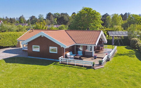 Gunwald - 230M from the Sea: Estate, Shade, Driveway, Agriturismo