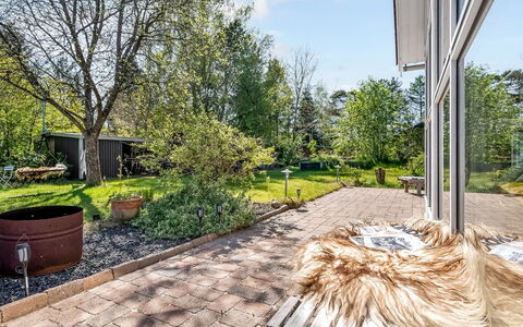 Akule - 6Km from the Sea: Erba, Arbusto, Giardino, Zona Residenziale, Lotto, Casa, Groundcover, Landscaping, Estate