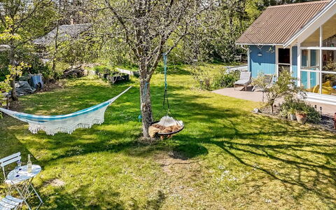 Akule - 6Km from the Sea: Arbusto, Giardino, Villetta, Prato, Groundcover, Primavera, Backyard, Shade, Cortile