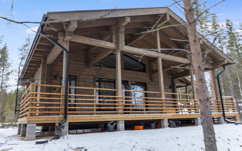 Villa Korpi: Legna, Villetta, Log Cabin, Raccordo, Latifoglie, Plank, Portico, Legname, Color Legno, Inverno