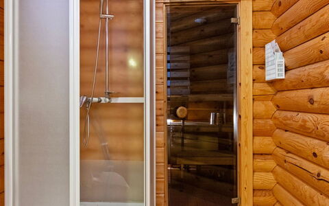 Kilpolan Orvokki: Finestra, Facciata, Architettura, Porta, Casa, Estate, Dimora, Finestra A Ghigliottina, Balcone, Villa