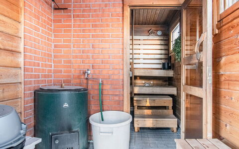 Mänty-Linna: Mobilia, Interior Design, Pavimentazione, Pavimento, Tavolo, Soffitto, Cucina & Sala Da Pranzo Tavolo, Illuminazione, Sedia, Casa