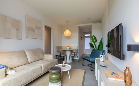 Kurhaus Residence: Appartamento, Zona Residenziale, Condominio, Edificio Commerciale, Uso Misto, Parcheggio, Car Famiglia, Balcone, Brutalismo
