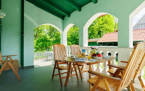 Green House: Mobilia, Mobili Da Esterno, Portico, Sedia, Shade, Soffitto, Eco Hotel, Color Legno, Ricorrere, Tavolo Esterno