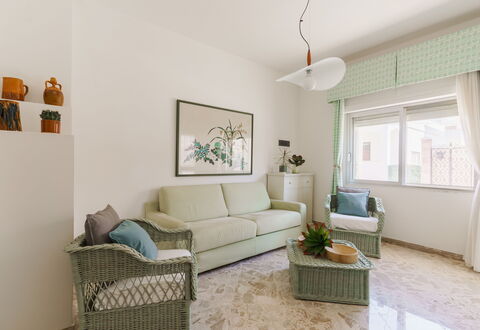 La Maison De Rosetta: Mobilia, Interior Design, Pavimentazione, Parete, Pavimento, Divano, Soffitto, Camera, Legna, Soggiorno