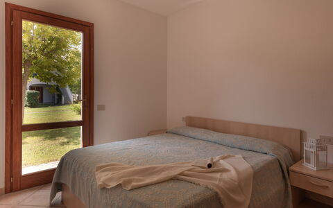 Budoni Homes Seaside, Ac And Bike: Interior Design, Letto, Parete, Camera Da Letto, Pavimentazione, Legna, Pavimento, Soffitto, Camera, Mobilia