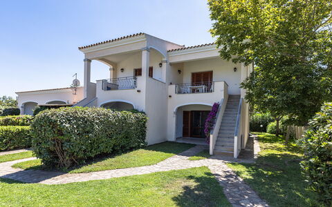 Budoni Homes Seaside, Ac And Bike: Casa, Estate, Dimora, Hacienda, Colonna, Shade, Villa, Landscaping, Cortile, Balcone