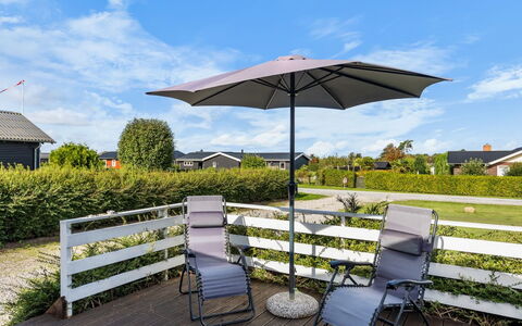Maylin - 350M from the Sea: Estate, Shade, Driveway, Agriturismo