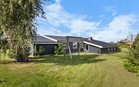 Maylin - 350M from the Sea: Estate, Shade, Driveway, Agriturismo