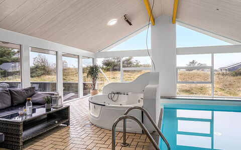 Caya - 750M from the Sea: Estate, Shade, Driveway, Agriturismo