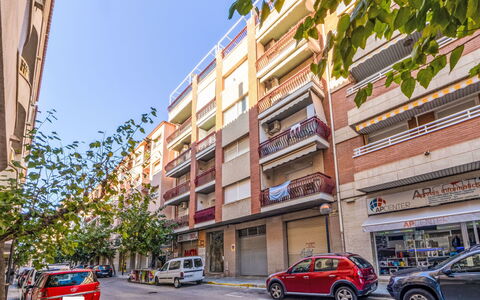 Valencia: Appartamento, Balcone, Ricorrere, Eco Hotel, Shade, Sedia, Condominio, Hotel, Mobili Da Esterno