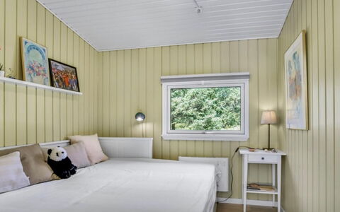 Quiana - 2Km from the Sea: Interior Design, Pavimentazione, Pavimento, Legna, Mobilia, Soffitto, Camera Da Letto, Camera, Letto, Illuminazione