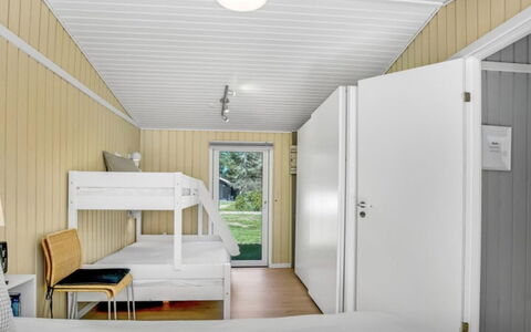 Quiana - 2Km from the Sea: Legna, Pavimento, Pavimentazione, Interior Design, Soffitto, Camera Da Letto, Color Legno, Latifoglie, Plank, Pavimento In Legno