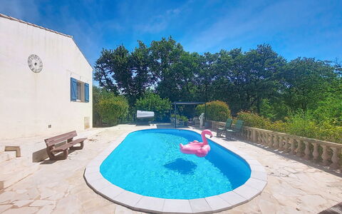 Villa Esterel: Blu, Piscina, Tempo Libero, Mobili Da Esterno, Giardino, Shade, Landscaping, Backyard, Cortile, Ricorrere