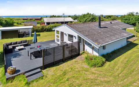 Janick - 150M from the Sea: Estate, Shade, Driveway, Agriturismo