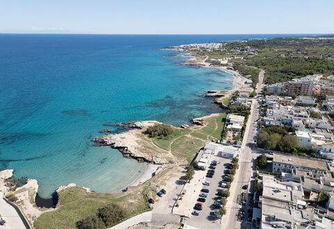 Oasi Blu In San Foca, Wi-fi, Parking: Cielo, Blu, Acqua, Corpo D'Acqua, Costa, Risorse Idriche, Spiaggia, Costiera E Morfologie Oceanic, Mare, Orizzonte