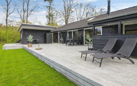 Solvejg - 30Km from the Sea: Architettura, Casa, Shade, Giardino, Villetta, Raccordo, Landscaping, Estate, Terrazza, Cortile