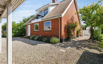 Deljan - 200M from the Sea