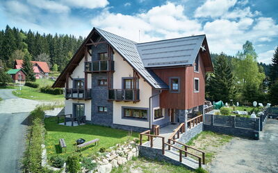 Harrachov 707: Costruzione, Finestra, Casa, Casa, Villetta, Zona Residenziale, Facciata, Tetto, Raccordo, Insediamento Umano