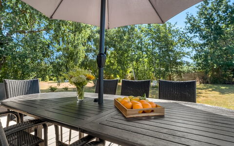 Bengta - 500M from the Sea: Estate, Shade, Driveway, Agriturismo