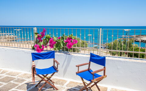 Vista Mare Da Rossella: Blu, Mobilia, Mare, Sedia, Oceano, Costiera E Morfologie Oceanic, Mobili Da Esterno, Costa, Balcone, Spiaggia