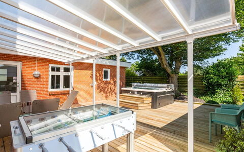 Kerttuli - 540M from the Sea: Appartamento, Condominio, Estate, Balcone, Villa, Hotel