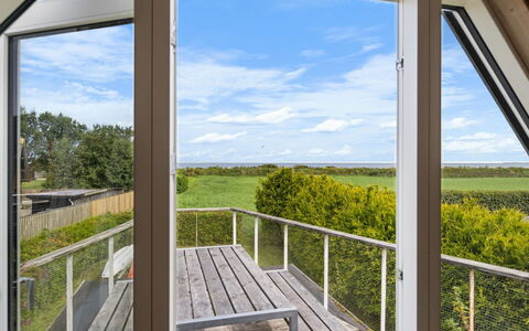 Næwe - 100M from the Sea: Mobilia, Interior Design, Pavimentazione, Pavimento, Soffitto, Camera, Sedia, Tavolo, Appartamento, Cucina & Sala Da Pranzo Tavolo
