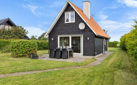 Næwe - 100M from the Sea: Mobilia, Interior Design, Pavimentazione, Pavimento, Soffitto, Camera, Sedia, Tavolo, Appartamento, Cucina & Sala Da Pranzo Tavolo
