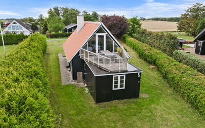 Næwe - 100M from the Sea