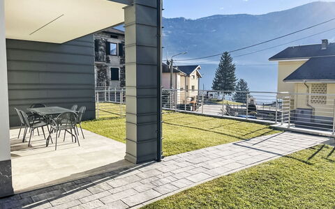 Valtellina 636: Shade, Balcone, Portico, Corrimano, Passerella, Recinzione, Cortile
