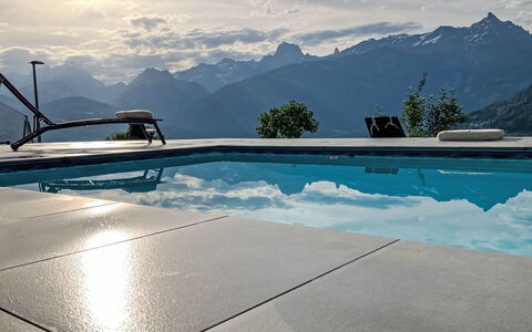 Collombey-Muraz 100: Piscina, Materiale Composito, Catena Montuosa, Cresta, Mobili Da Esterno, Alpi, Shade, Lettino, Ricorrere, Eco Hotel