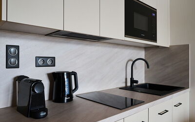 Corso 706.1: Elettrodomestico Da Cucina, Controsoffitto, Cucina, Interior Design, Elettrodomestico, Cabinetry, Pavimentazione, Piccolo Apparecchio