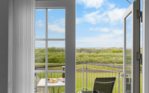 Casjen - 250M from the Sea: Appartamento, Condominio, Estate, Balcone, Villa, Hotel