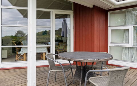 Hjalmine - 225M from the Sea: Vegetazione, Arbusto, Primavera, Villetta, Giardino, Shade, Backyard, Cortile, Sedia